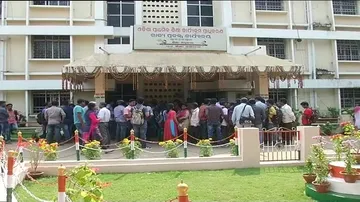 Aspiring teachers stage stir demanding 'state-wide' recruitment