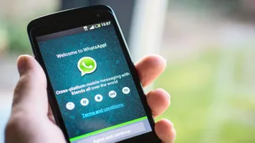WhatsApp testing 'demote' feature for group admins