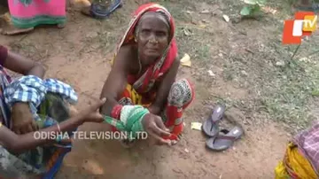 Women injured in clash while protesting liquor unit
