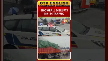 Fresh Snowfall Halts Traffic On Jammu–Srinagar NH-44 | J&K
