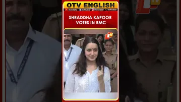 Mumbai: Shraddha Kapoor Shows Inked Finger After BMC Vote