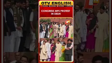 Congress MPs Protest & Chant 'LoP Ko Bolne Do' In Delhi Parliament