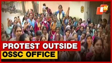 LTR Aspirants Protest Outside OSSC Over Delay In Sanskrit Merit List In Bhubaneswar | Odisha