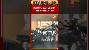 Goa | IFFI Showcases Iconic ‘Jai-Veeru’ Bike As India Mourns Dharmendra’s Demise