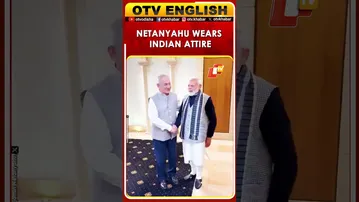 Netanyahu Surprises Modi With Indian Attire Before Dinner