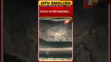 Potters In Kolkata’s Ultadanga Dakshindari Craft Colourful & Decorative Diyas Ahead Of Diwali