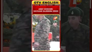 Army Officers Honour Havildar Gajendra Singh After Kishtwar Operation
