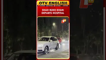 Shah Rukh Khan Departs Mumbai Hospital After Seeing Salim Khan