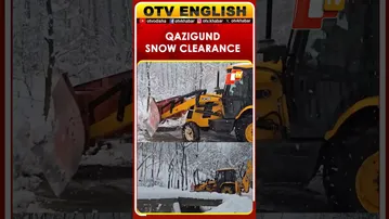 Qazigund J&K Snow Clearance Underway After Heavy Snowfall