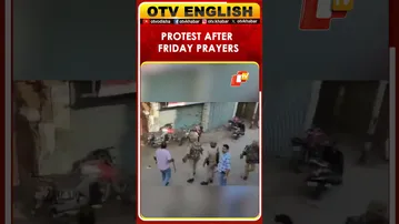 Police Deploy Lathi Charge As Protestors Pelt Stones InBareilly, During ProtestsAfter Friday Prayers