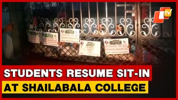 Students Resume Sit-In At Shailabala College Demanding University Status | Odisha