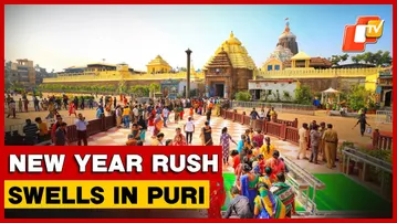 New Year Rush Builds Up In Puri As Pilgrims Throng Shree Jagannath Temple, Security Stepped Up