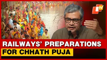 Railways Minister Ashwini Vaishnaw Visited The War Room At Rail Bhavan Today