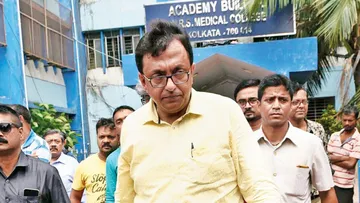 west bengal news live 4 july 2025, Kolkata live news July 4, 2025,  Sidduqullah Chowdhury convoy attack,  Kolkata ED extortion arrest  ,Dum Dum Cantonment metro station update,  July monsoon West Bengal forecast,৪ জুলাই ২০২৫ কলকাতা লাইভ সংবাদ  ,সিদ্দিকুল্লাহ চৌধুরীর কনভয় হামলা , কলকাতা ইডি ছদ্মবেশী গ্রেফতার,  দমদম ক্যান্টনমেন্ট মেট্রো স্টেশন,  জুলাই বর্ষা পূর্বাভাস পশ্চিমবঙ্গ
