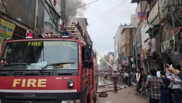 "Delhi Rains, Delhi weather, waterlogging, traffic advisory, delhi rains live update, Delhi weather updates, IMD, yellow alert, Delhi news, Noida news, Gurgaon news, Faridabad news, Ghaziabad news, Delhi Sadar Bazar Fire News, Sadar Bazar Fire News, Delhi News, Delhi breaking news, delhi news, Sadar Bazar fire,Delhi Fire Service,fire accident Delhi,Sadar Bazar shop fire,Old Delhi fire,fire in Delhi" /><meta name="keywords" content="Delhi Rains, Delhi weather, waterlogging, traffic advisory, delhi rains live update, Delhi weather updates, IMD, yellow alert, Delhi news, Noida news, Gurgaon news, Faridabad news, Ghaziabad news, Delhi Sadar Bazar Fire News, Sadar Bazar Fire News, Delhi News, Delhi breaking news, delhi news, Sadar Bazar fire,Delhi Fire Service,fire accident Delhi,Sadar Bazar shop fire,Old Delhi fire,fire in Delhi"