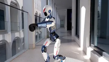 unitree-r1-humanoid-robot-china-vs-tesla-optimus-price-launch