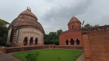 Guptipara Temple Complex: গুপ্তিপাড়া মন্দির চত্বর।