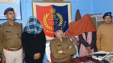 Malda train arrest  ,Bangladeshi girls arrested in train,  RPF Malda operation  ,Illegal entry Bangladesh Assam,  Malda news 2026,  Malda train news  ,Arrest in Shilchar-Bengaluru Express,  Migrant girls arrested West Bengal,  RPF crackdown Malda,মালদা ট্রেন গ্রেপ্তার,  দুই বাংলাদেশি যুবতী গ্রেপ্তার,  আরপিএফ অভিযান মালদা  ,অসম যুবক গ্রেপ্তার  ,মালদা টাউন স্টেশন খবর  ,ব্যাঙ্গালোর এক্সপ্রেস অভিযান,  অবৈধ প্রবেশ বাংলাদেশি যুবতী  ,মালদা পুলিশ সংবাদ,  রেল পুলিশের অভিযান