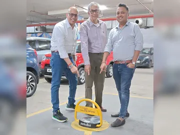 L-R_Raj Kumar Bihani, CMO & Co-Founder, Animesh Mukherjee, CTO & Co-Founder, Amrit Choudhury, CEO & Co-Founder_Parkobot