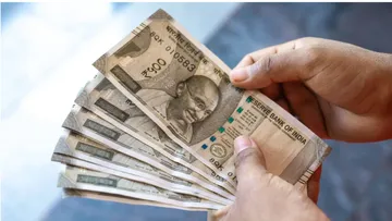 Rupee Ruppe vs Dollar image