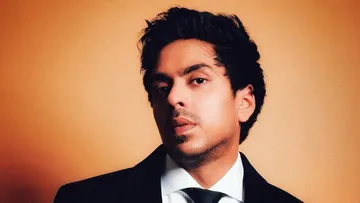Adarsh Gourav Tu Yaa Main