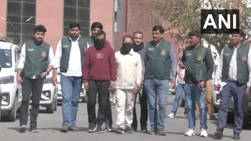 Delhi police bangladeshi arrest