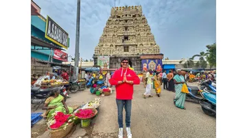 Baba KaranVeeR at Kanchipuram Kamakshi Amman Temple celebrating 550th city travel milestone