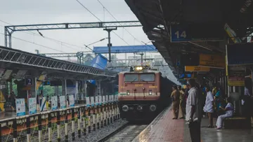Indian Railway Facts and Figure in hindi