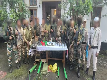 मणिपुर में सुरक्षा बलों की बड़ी कार्रवाई: हथियार, ड्रग्स बरामद और कई उग्रवादी गिरफ्तार