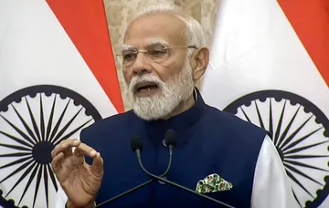 Mumbai: PM Modi holds joint press meet with UK PM Keir Starmer