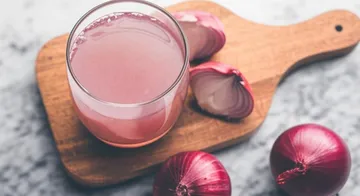 बालों को पोषण देगा प्याज का रस, झड़ने समेत अनेक समस्याओं से मिलेगी राहत