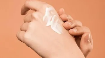 Special ways to keep the skin healthy and attractive in winters,