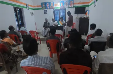 ezhuvathuruthi mandalam congress committee-2