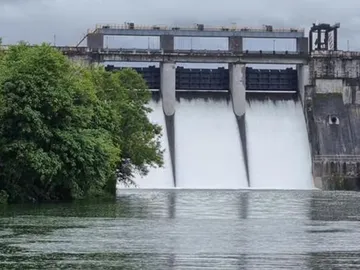 dam shutter opened