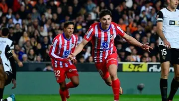 dm_250222_SOC_One-Play_Julian_Alvarez_puts_Atletico_1_0_up_vs_Valencia_20250222_US_ONLY