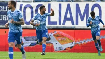 como-1907-players-during-a-game-v2-53768-w767