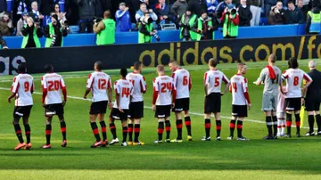 brentford-line-up-before-a-game-with-chelsea-v2-14613
