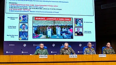  ডিজিএমঅ’ লেফটেনেণ্ট জেনেৰেল ৰাজীৱ ঘাইৰ সংবাদমেল 