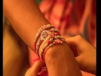 Raksha Bandhan 2021: On Raksha Bandhan two coincidences are auspicious for  brother and sister know the right way to tie Rakhi - Astrology in Hindi  Raksha Bandhan 2021: रक्षा बंधन पर दो