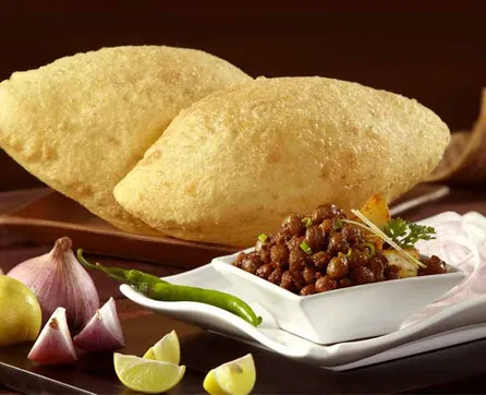 Easy Recipe of Chole Bhature for Diwali: Punjabi Chole Bhature Recipes For  Diwali Party | chole bhature recipes for diwali party | HerZindagi