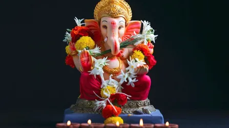 Ganesh Chaturthi 2022 : गणपति जी की मूर्ति लाने से पहले जरूर जान लें ये  बातें, मिलेगा पूजा का पूर्ण फल - Ganesh Chaturthi 2022 vastu tips for  ganpati murti keep these