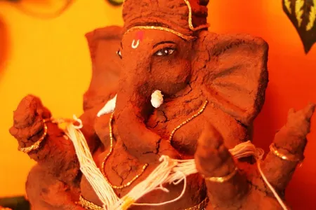 Ganesh Chaturthi 2022: गणेशजी को क्यों प्रिय है सिंदूर? जानें लाल सिंदूर  चढ़ाने के फायदे और नियम - ganesh chaturthi 2022 sindoor offering to ganesh  ji worship importance ganesha vermilion ...