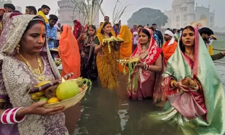 छठी मैया कौन हैं? जानें संतान की रक्षा करने वाली देवी और उनका महत्व - Jagat  Kranti News