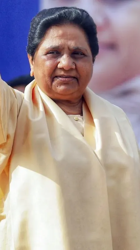 mayawati birthday celebration photo hindi news