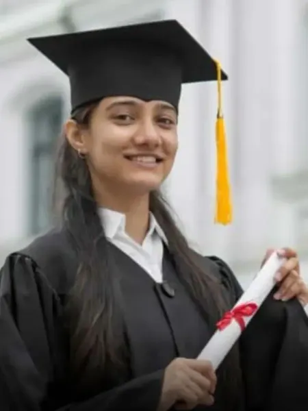 Top 10 Law Universities in World Hindi