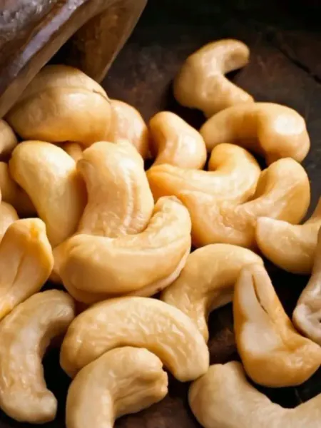 Disadvantages of eating too many cashew nuts