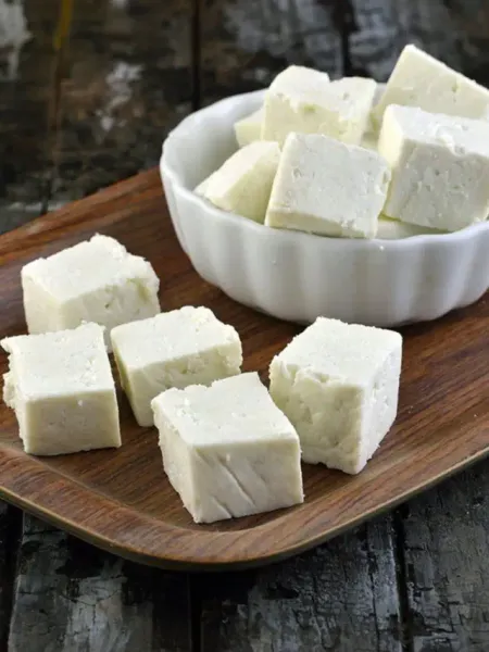 5 Tips Keep Cheese Paneer Fresh Summer Garmiyon mein paneer aur cheese fresh kaise rakhein