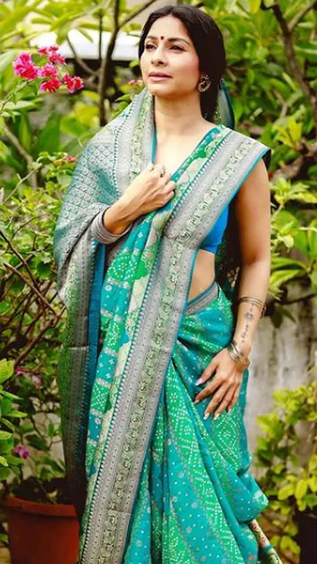 Tanishaa Mukerji Praises Mom Tanuja's Stunning Saree Collection