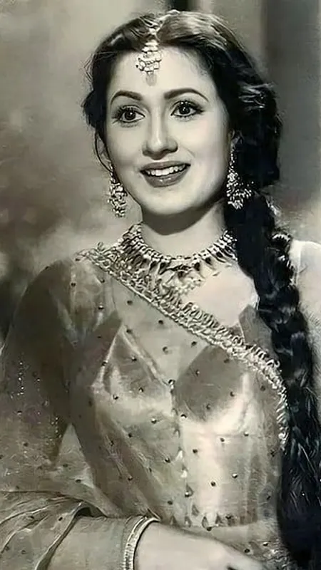 MADHUBALA BIRTH ANNIVERSARY: HUMNE DIL SE SABKO DIL DIYA , DIL HI BEWAFA NIKLA TOH HUM KYA KAREIN?