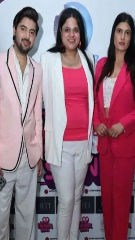 Arjun Kapoor supports his biggest fan Harshita Vaishnav as she launches 'The Fangirl Show'